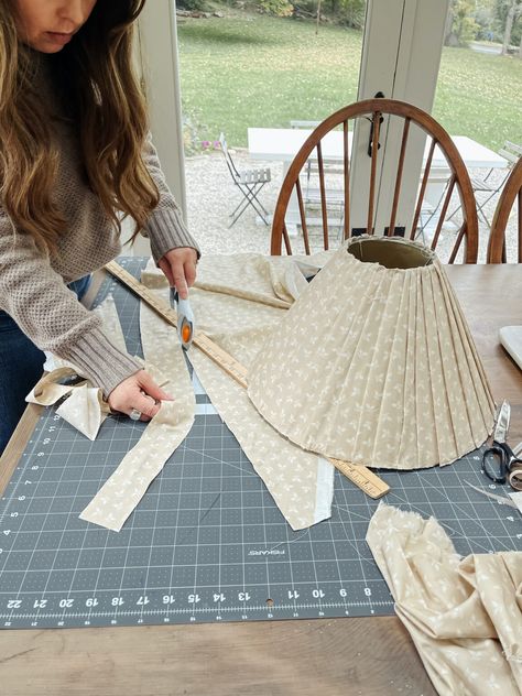 DIY pleated lampshade. - dress cori lynn Block Print Lampshade Diy, Pleated Lampshade Diy, Lampshade Dress, Diy Pleated Lampshade, Button Lampshade, Diy Lampshade Makeover, Lampshade Redo, Lamp Shade Crafts, Pleated Lamp