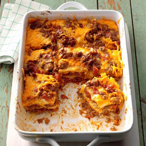 Enchilada Lasagna, Cabbage Roll Casserole, Meatball Sliders, Mexican Casserole Recipe, Beef Enchilada, Meatball Casserole, Lasagna Casserole, Frijoles Refritos, Enchilada Casserole Recipes