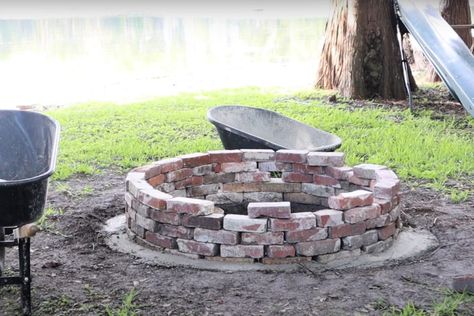 DIY Brick Fire Pit made with leftover fireplace bricks • mimzy & company Landscape Bricks, Fire Pit Plans, Make A Fire Pit, Landscaping Blocks, Spiral Garden, Bonfire Pits, How To Build A Fire Pit, To Build A Fire, Brick Fire Pit