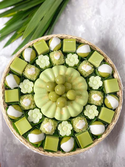 Bring a smile to your celebration, meeting or event with our Khmer Dessert Cambodia Dessert, Cambodian Desserts, Khmer Dessert, Cambodia Food, Balinese Food, Thai Desserts, Coconut Jelly, Cambodian Food, Khmer Food