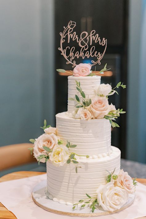 Three Tier Wedding Cake in White With Blush Rose Detail and Gold Laser Cut Cake Topper | MDP Event Planning Three Tier Cake Wedding, Three Tiered Wedding Cake, Simple 3 Tier Wedding Cake, Three Tier Wedding Cakes, Wedding Cake Three Tier, Cake Three Tier, Wedding Cake 3 Tier, Circular Arch, Mums Garden