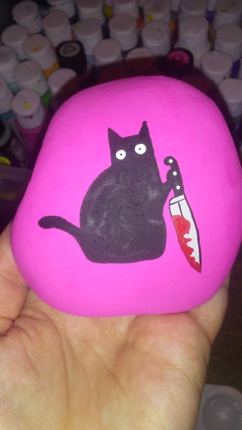 Halloween Painted Rocks Black Cats, Halloween Cat Rock Painting, Ideas To Paint On Rocks, Witchy Rock Painting, Cat Rock Painting, Folk Art Cat, Black Cat Painting, Halloween Coffin, Halloween Rocks