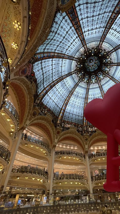 Galerie Lafayette Paris, Lafayette Paris, Blogger Instagram, Love Style, Style Photography, Travel Art, Paris France, Hoodie Fashion, Mood Board