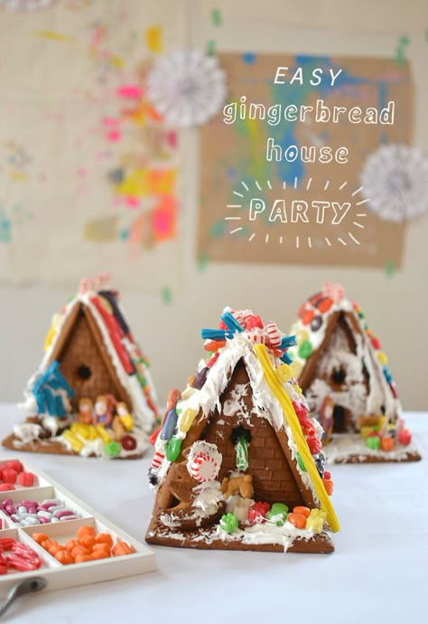 Easiest way to host a gingerbread house party (two really good tricks)! Crafts Birthday Party, Gingerbread House Party, Easy Gingerbread House, Crafts Birthday, Gingerbread House Parties, Gingerbread Party, Birthday Party Crafts, Art Activities For Kids, Gingerbread Houses