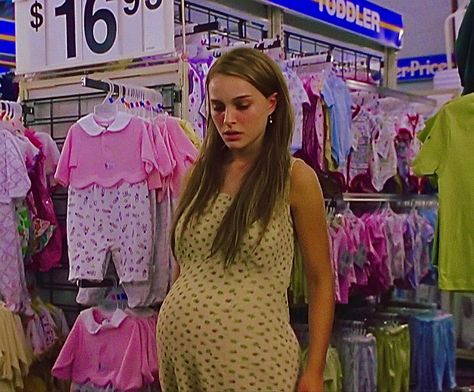 What To Expect When Your Expecting Movie, Pregnant Movie Characters, 90s Pregnant, Pregnant Movie, Novalee Nation, 90s Maternity, Natalie Portman Pregnant, Brittany Mahomes, Pregnant Actress