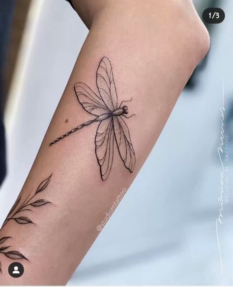 Dragonflies Tattoo Design, Dragonfly Tattoo Forearm, Dragonfly Forearm Tattoo, Damselfly Tattoo, Doodles With Pen, Drangfly Tattoo, Dragonfly Tattoo Arm, Sketch Dragonfly, Dragonfly Tattoo For Women