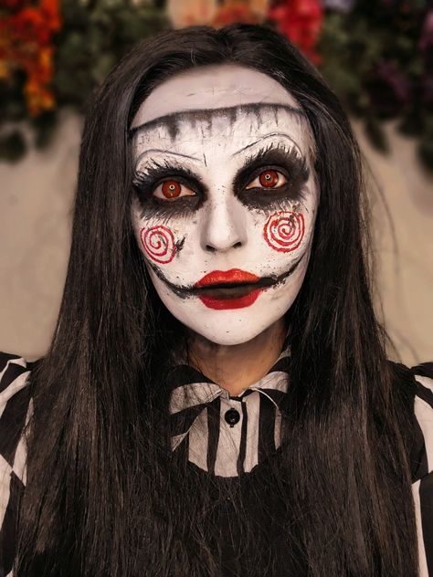 Saw creepy doll makeup idea Saw Puppet Makeup, Halloween Makeup Doll Scary, Creepy Dolls Costume, Creepy Doll Costume Women, Scary Doll Makeup Halloween, Jigsaw Makeup Halloween, Dead Doll Makeup, Pale Skin Red Lips, Halloween Doll Costume