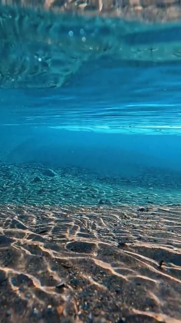 Foto Bawah Air, 헬로키티 배경화면, Underwater Video, Fotografi Bawah Air, Best Nature Images, Beautiful Ocean Pictures, Image Nature, Ocean Pictures, Waterfall Photography