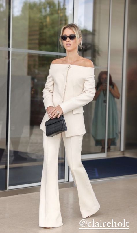 Cream Pant, Cream Suit, Nyc Fits, Boss Outfit, Meghan Markle Style, Dress Code Wedding, Celebrity Style Inspiration, White Suit, Effortlessly Chic Outfits