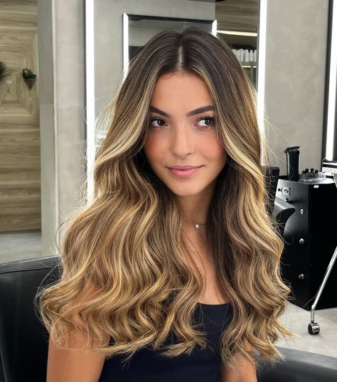 Pacote de clareamento em condições especiais clique no link para mais informações Blonde Hair Inspiration, Brown Blonde Hair, Brown Blonde, Brown To Blonde, Nails Makeup, Skin Health, Skin Makeup, Beauty Hair, Hair And Nails