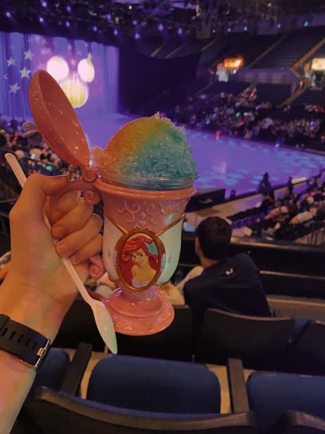 2000s Disney Aesthetic, Watching Disney Aesthetic, Disney On Ice Aesthetic, Disneyland Aesthetic Food, Disney Date, Disneyland Ice Cream, Disney Candy, Disneyland Meme, 2010s Nostalgia