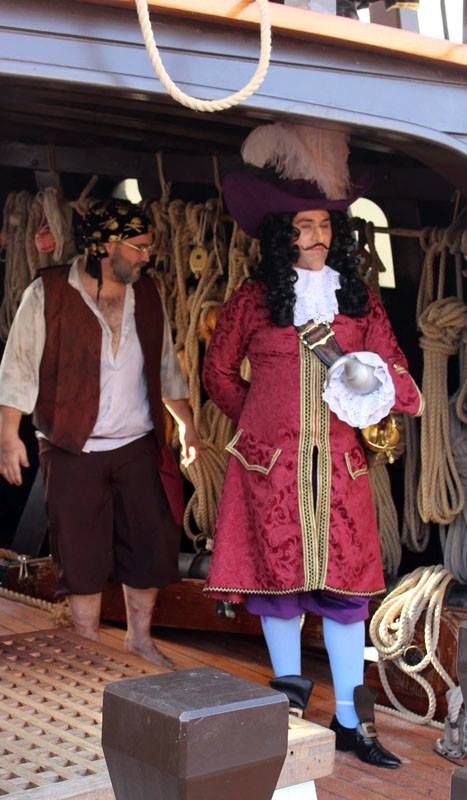 Captain Hook Cosplay, Captain Hook Costume, Mr Smee, James Hook, Peter Pan Party, Halloween 2023, Captain Hook, Halloween Fashion, Disney Pictures