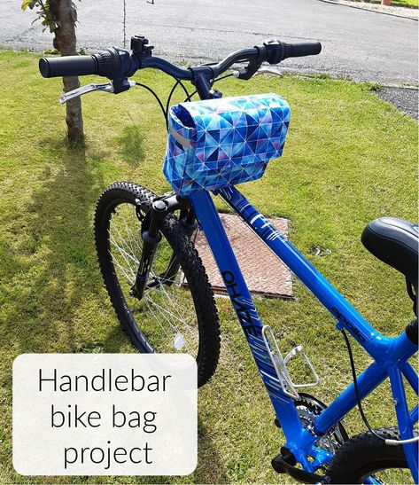 Handlebar Bag Pattern, Bicycle Bag Pattern, Bike Bag Pattern, Bike Accessories Diy, Bag Free Sewing Pattern, Bike Messenger Bags, Backpack Pattern Sewing, Messenger Bag Patterns, Bicycle Panniers