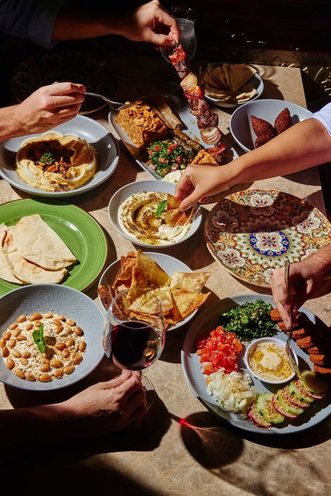 Mexico Dinner Party, Food Mexican Aesthetic, Catering Social Media, Dinner Flatlay, Taj Photography, Mexican Food Photography, Mexican Restaurant Food, Community Restaurant, Mexican Photoshoot