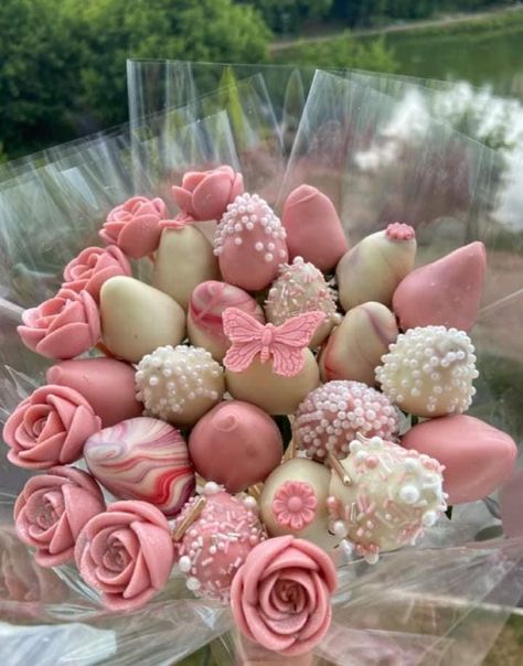 Flower And Chocolate Strawberry Bouquets, Flower And Strawberry Bouquet, Strawberry Bouquet With Roses, Valentines Day Strawberries, Decorated Strawberries, Strawberries With Chocolate, Chocolate Strawberries Bouquet, Choco Strawberry, Chocolate Straws