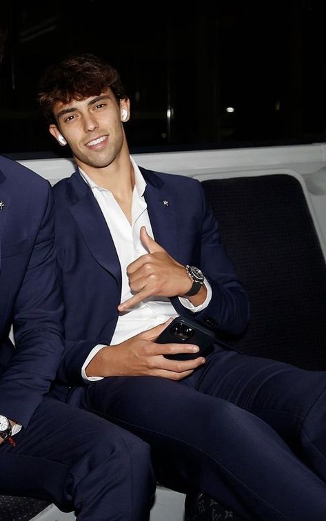 Joao Felix Hot Pics, Joao Felix Selfie, I Love Joao Felix Pfp, Joao Felix Aesthetic, Joao Felix Girlfriend, Joao Felix Portugal, England Football Players, Cute Football Players, Soccer Boyfriend