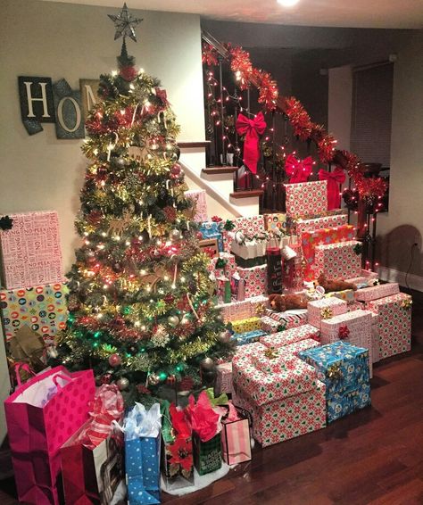 Christmas Tree Presents Aesthetic, Gifts Around The Christmas Tree, A Lot Of Gifts Under Tree, Christmas Tree With Gifts Under It, Christmas Presents Under The Tree, Christmas Tree With Lots Of Presents, Christmas Tree Presents Display, Christmas Gifts Under Tree, Presents Under Christmas Tree