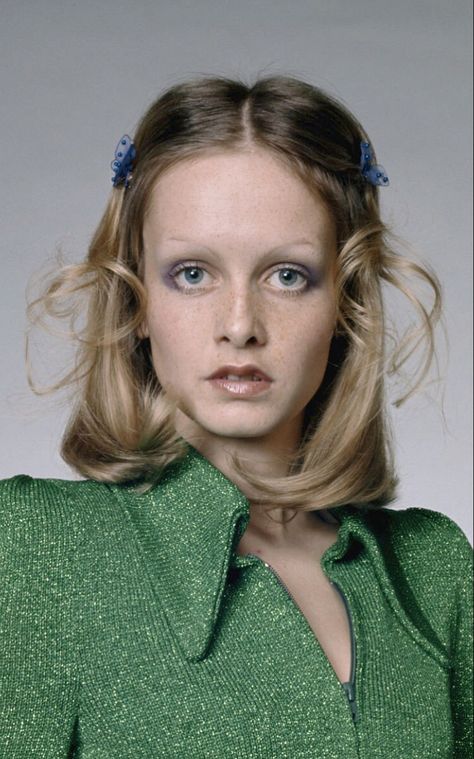 Twiggy Haircut, Twiggy Now, I Hope, Blonde, Green, Hair