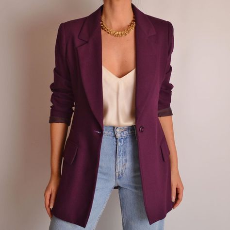 Stellar Vintique on Instagram: “Vintage plum wool blazer. Ideal cut and fit. Fits S-M {click link in bio for more info}” Academia Style, Elegante Casual, Minimal Chic, Blazer Outfits, Formal Outfit, Fashion Books, Instagram Foto, Wool Blazer, Cute Casual Outfits