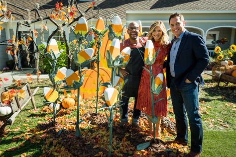 Ken Wingard is adding some fun Halloween decorations to the yard with this fun DIY. Diy Candy Corn, Fun Halloween Decorations, Home And Family Crafts, Hallmark Halloween, Candy Corn Decorations, Hallmark Homes, Work Decor, Corn Field, Halloween Coffin