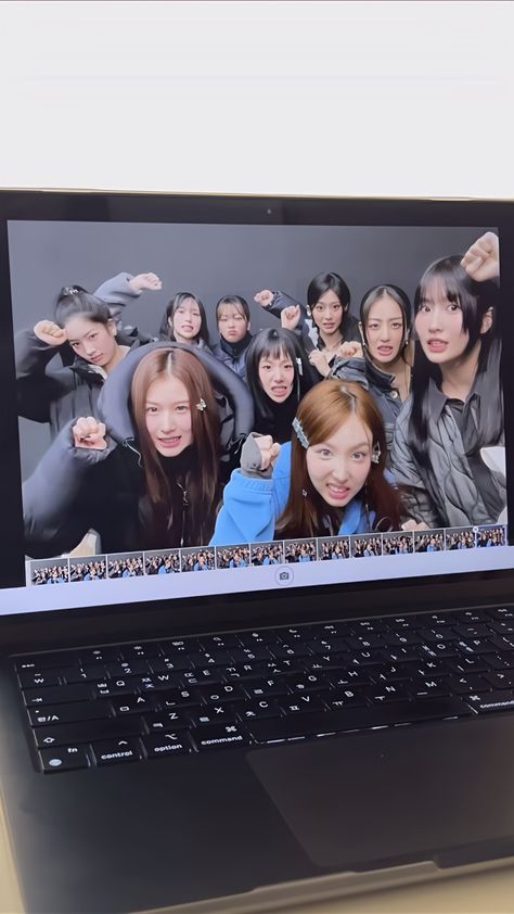 Twice Logo Wallpaper Aesthetic, Twice Laptop Wallpaper Hd 1080p, Twice Lockscreen Ot9, Ot9 Twice Wallpaper, Kpop Wallpaper Twice, Twice Wallpaper, Sana Minatozaki, Twice Jihyo, Twice Once