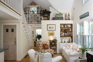 Nantucket Cottage Interiors, Nantucket Style Homes Interior, Cape Cod Interior Design, New England Cottage, Nantucket Style Homes, Nantucket Cottage, Cape Cod Cottage, Cape Cod Style House, Nantucket Style