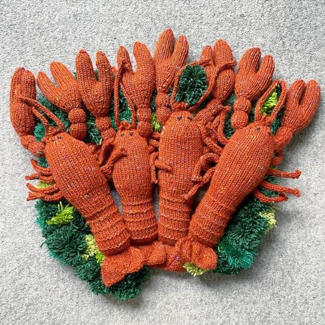 Lobster Crafts, Lobster Sweater, Lobster Design, Knit Toys, Christmas Knitting Patterns, Knitted Animals, Knitted Wit, Yarn Projects, Sweater Knitting Patterns