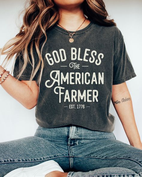 Farm Chic Outfit, Farming Outfits, Support Your Local Farmer, Farm Shirts, Era Outfits, Sweatshirt Ideas, Farmers Wife, Cricut Shirts, Farm Clothes