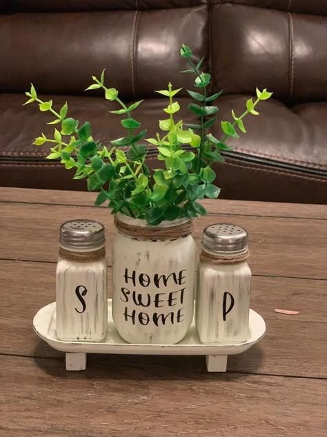 Diy Farmhouse Ideas, Dollar Store Diy Projects, Farmhouse Crafts, Diy Dollar Tree Decor, Mason Jar Crafts Diy, Dollar Tree Decor, Crafts For Home Decor, Dollar Tree Diy Crafts, Diy Dollar Store Crafts