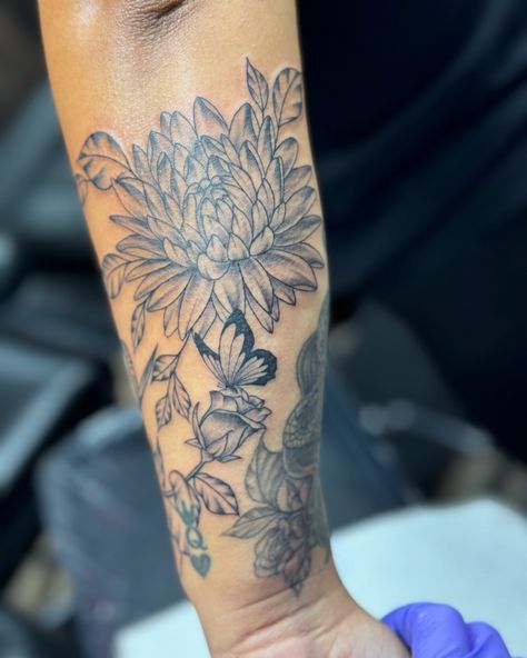 Had so much fun with this beautiful piece!! #floral #floraltattoo #finelinetattoo #fineline #rose #carnation #chrysanthemum #butterfly Fine Line Tattoos, Chrysanthemum, Floral