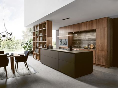 Kitchen Without Handles, Brown Kitchen Ideas, German Kitchen Design, Kitchen Cabinets Materials, Kitchen Tower, Contemporary Style Kitchen, Timber Kitchen, Best Kitchen Cabinets, German Kitchen