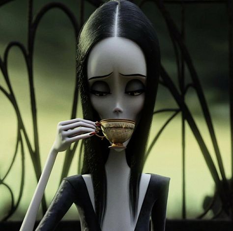 Morticia Addams Pfp, Morticia Addams Icon, Morticia Addams Wednesday, Addams Family 2019, Adams Family Costume, Thing Addams, Addams Wednesday, Gomez And Morticia, Morticia Addams