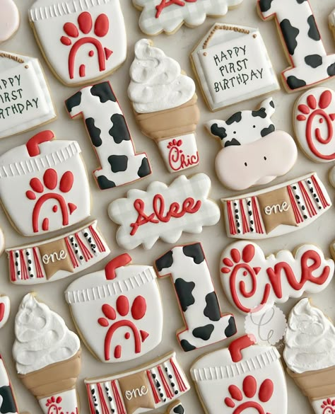 Cow Cookies, Cookies Birthday, Boys First Birthday Party Ideas, Twins 1st Birthdays, Happy First Birthday, 1st Birthday Party Themes, Kids Birthday Themes, First Birthday Party Themes, Hello Kitty Birthday