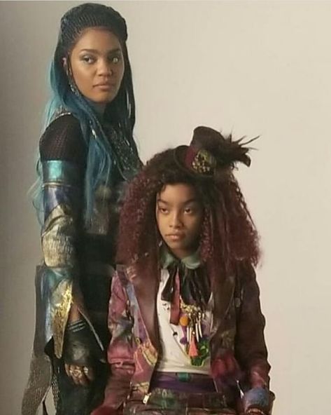 Black girl power⚡ #Descendants3 #Descendants2 #Descendants #chinamcclain #jadahmarie #Uma #Celia Celia Descendants, Chyna Parks, Descendants Uma, Teen Beach Party, Tom Doherty, Descendants Disney, Descendants Wicked World, Evie Descendants, Cheyenne Jackson