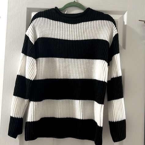 Never Worn Oversized Black And White Striped Sweater. Looks Great With Black Leggings Or Tucked In With Jeans Sweater Looks, Black And White Sweater, Oversized Striped Sweater, White Striped Sweater, Y2k Tops, Striped Hoodie, Black N White, Striped Sweater, White Sweaters