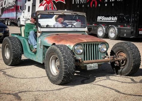 turbobuckeye: “#WranglerWednesday Rat Jeep Wrangler 🐀 #Repost from @powerstopbrakes … This #ratjeep was one of our favorite Jeeps at #ejs2018. I think our favorite part is that they kept the locking hubs on the dummy front axle! | #jeep #moab... Jeep Rat Rod, Rat Rod Trucks, Rat Rod Cars, Cj Jeep, Badass Jeep, Custom Jeep Wrangler, Jeep Yj, Old Jeep, Cool Car Drawings