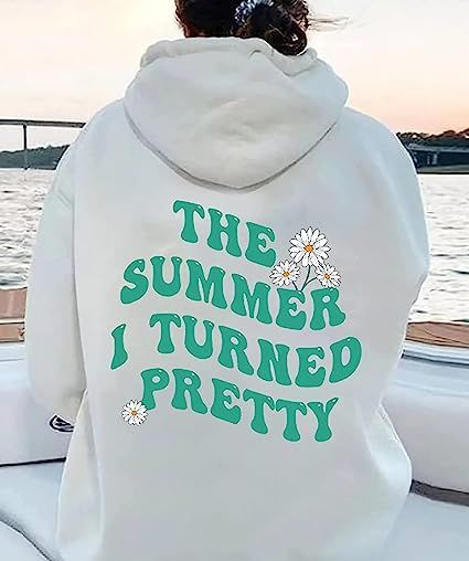 Pretty Sweatshirts, Summer Hoodies, Cousins Beach, Preppy Sweatshirts, Aesthetic Hoodies, Beach Sweatshirt, Cute Hoodies, Preppy Beach, Preppy Stuff