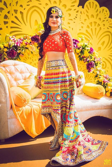 Quirky lehenga with crop top for mehendi function. See more on wedmegood.com  #wedmegood #indianwedding #indianbride #lehenga #lehengacholi #outfits #weddingdress Sangeet Function, Mehendi Dresses, Mehendi Ideas, भारतीय दुल्हन संबंधी, Mehendi Dress, Mehandi Outfits, Lehenga Inspiration, New Lehenga, डिजाइनर कपड़े