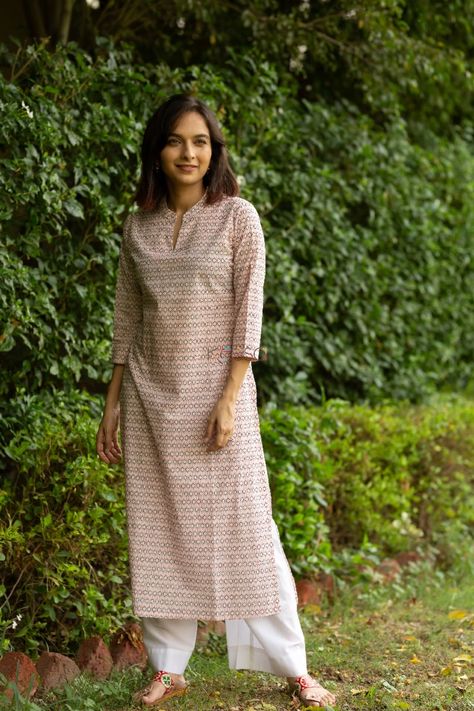 Long Kurta Designs, Tailoring Ideas, Casual Cotton Dress, Cutwork Blouse, Long Kurta, Cutwork Blouse Designs, Simple Kurta Designs, Fancy Sarees Party Wear, Dress Book