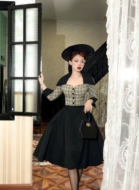 2022 50s 60s Outfits For Women, Vintage Outfits Classy 1950s, 1950 Fashion Women, Retro Glamour Dress To Impress, Retro Style Dress To Impress, Vintage Outfits Classy Retro, Classy Vintage Outfits, Shu Itsuki, 50s Theme