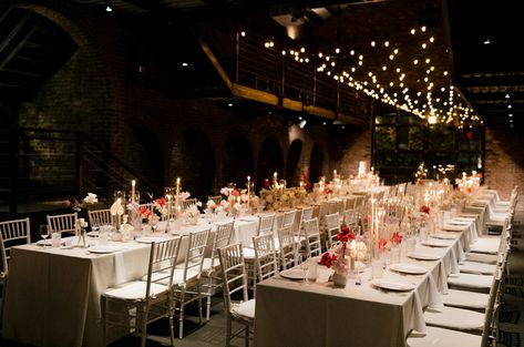 A minimalist wedding in New York City featuring a botanical and modern industrial venue. The ceremony was framed by a cloud of babies breath while the reception table decor featured colorful and modern sculptural floral arrangements of roses and anthurium. We absolutely love the bride's chic crepe dress and overall modern bridal style. #minimalistwedding #newyorkwedding #babiesbreath #modernweddingideas #minimalweddingdecor #gws #greenweddingshoes Island Wedding Reception, Minimal Wedding Decor, Free Spirit Wedding, New York Bride, Ny Wedding Venues, Modern Wedding Reception, New York Wedding Venues, Reception Table Decorations, Bride Planning