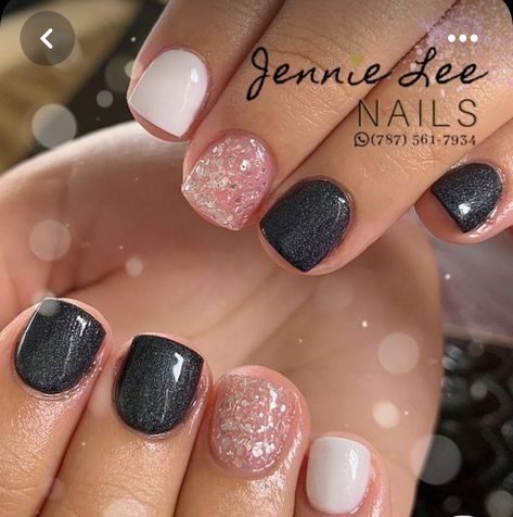 Fun Sns Nail Designs, Serendipity Dip Powder Nails, 40th Birthday Nails Short, February Shellac Nails, Valentine Nail Art Designs Classy, Sns Dip Nails Designs, Short Dip Powder Nails Summer 2023, Black Dipped Nails Ideas Short, Dip Fingernails