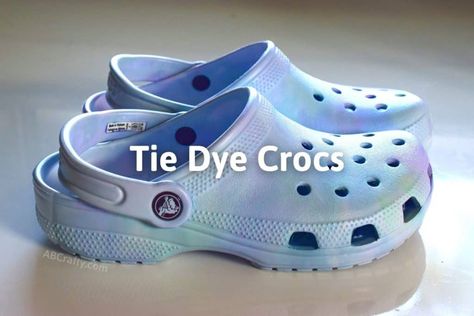 Crocs Diy, Tie Dye Crocs, Sock Packaging, Diy Tie Dye, White Crocs, Ice Tie Dye, Make A Tie, Dye Patterns, Wet Felting Projects