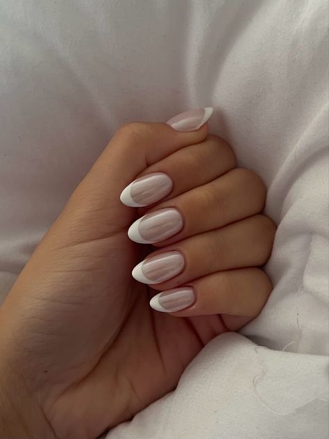 Ombre Chrome Nails, White French Tips, White Chrome Nails, White Tip Nails, Pink Chrome Nails, Bunny Nails, Milky Nails, Viral On Tiktok, Eye Nails