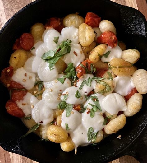 Crispy Gnocchi With Burst Tomatoes, Crispy Gnocchi, Burst Tomatoes, Grain Dishes, Mozzerella Cheese, Tomatoes Mozzarella, Foreign Food, Tomato Mozzarella, Small Tomatoes