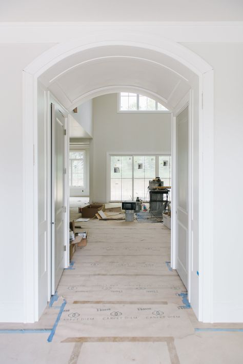 TIPS FOR DESIGNING FOYERS AND ENTRANCES - MOUNT VALLEY PROJECT — Tami Faulkner Design Open Floor Plan Foyer Entrance, Colonial Stairs, Tami Faulkner, Light Paint Colors, Front Door Interior, Custom Floor Plans, Dark Paint Colors, Craft Room Design, California Design