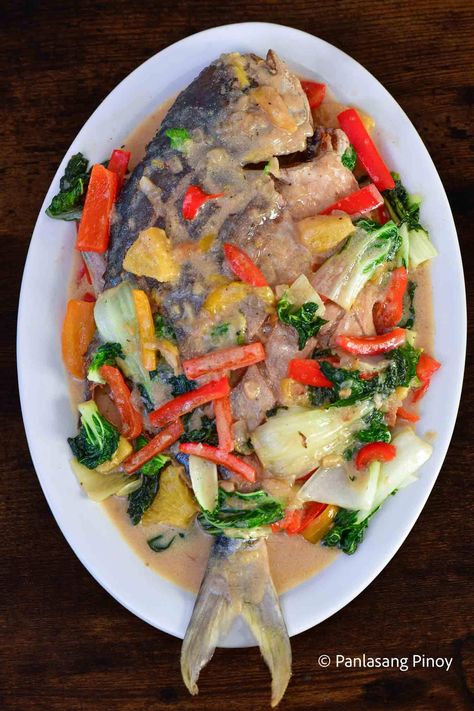 Fish Recipe Filipino, King Fish Recipe, Fish In Coconut Milk, Ulam Ideas, Fish Stew Recipes, Spaghetti With Ground Beef, Coconut Fish, Ground Beef And Cabbage, Reheat Chicken