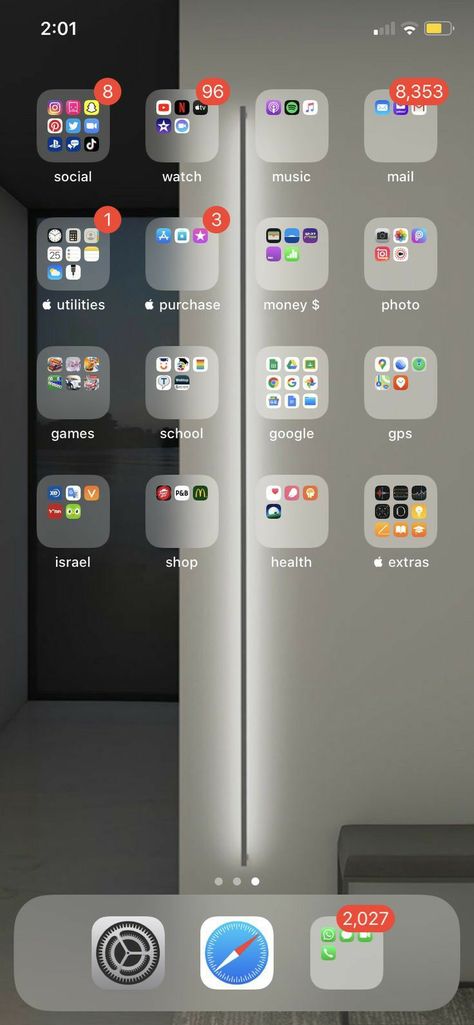 Best Iphone Layout, Way To Organize Phone Apps, How To Set Up Your Phone Apps, App Setup Iphone, Apps Layout Iphone, Homescreen Layout Normal Apps, Organization Ideas For Homescreen, Iphone 11 Setup Homescreen, Essential Apps Iphone