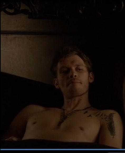 Joseph Morgan/Klaus, a hybrid, of Vampire Diaries, shirtless (and more) in bed, with a bird tattoo... need I say more?? Vampire Diaries Books, Klaus From Vampire Diaries, Vampire Diaries Outfits, Vampire Diaries Poster, Klaus And Caroline, The Vampire Diaries 3, Candice Accola, Vampire Diaries Stefan, Vampire Diaries Quotes