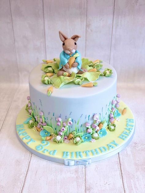 New Year Cake Design, New Year Cake Designs, Peter The Rabbit, Easter Cake Decorating, Peter Rabbit Cake, New Year Cake, Peter Rabbit Party, Rabbit Cake, Beautiful Cake Designs